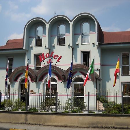 J Hotel Orbassano Luaran gambar
