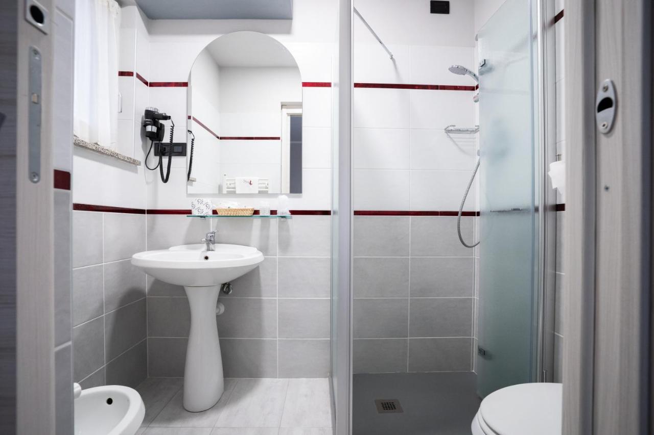 J Hotel Orbassano Luaran gambar