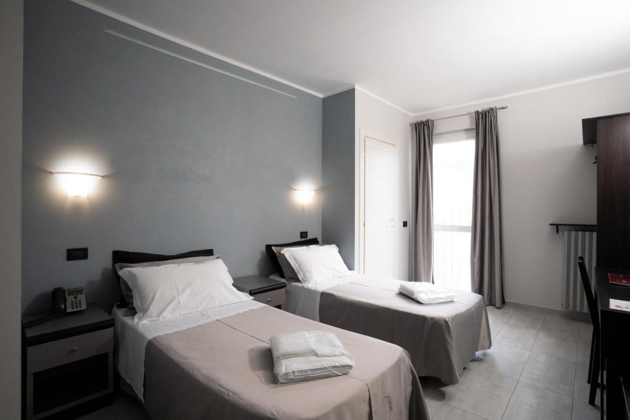 J Hotel Orbassano Luaran gambar