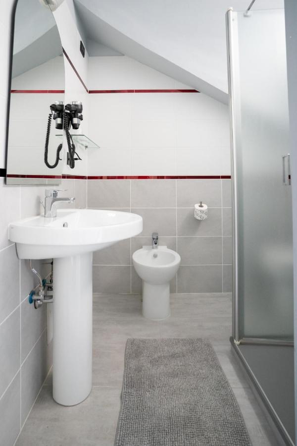 J Hotel Orbassano Luaran gambar